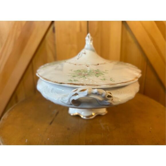 Vintage oval dish, footed handles lid floral gold etching (8726) - Picture 4 of 15